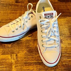 Converse All Star White and Red Sneakers Men’s 10.5 Women’s 12.5